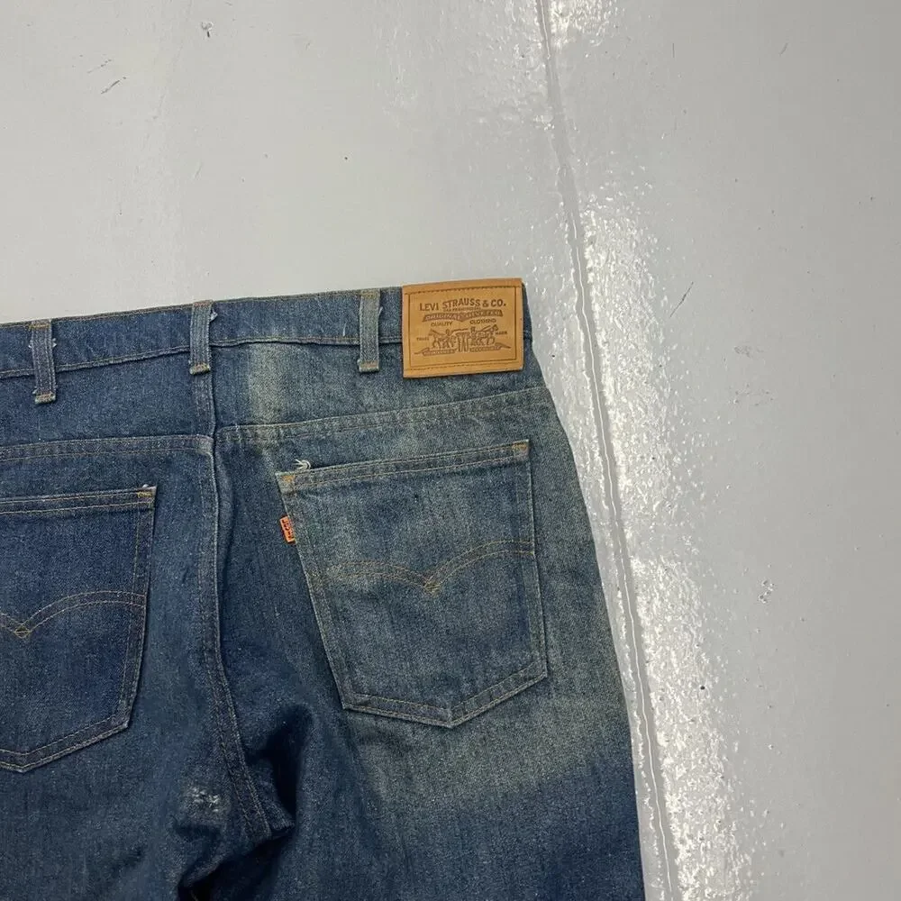 Levis measurements waist